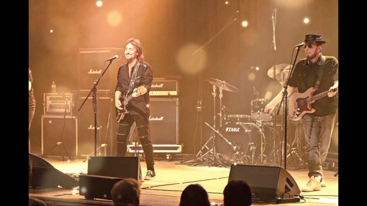 Take good care of my Baby. ( Smokie version) Guitar instrumental cover by Reg & Julie. 