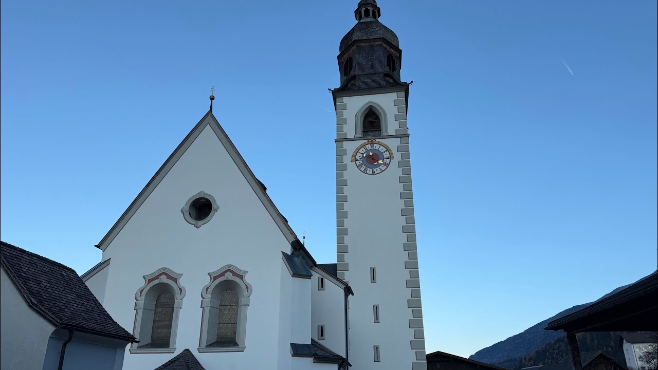 Stams (A-Tirol) Pfarrkirche St. Johannes d. T&auml;ufer - Festtagseinl&auml;uten 