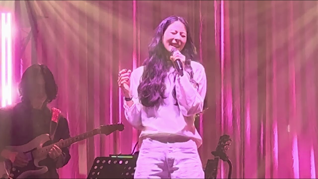 박지윤 (Park Jiyoon) - 사랑을 사랑하고 싶어 (Love was my song) (live in Seoul)