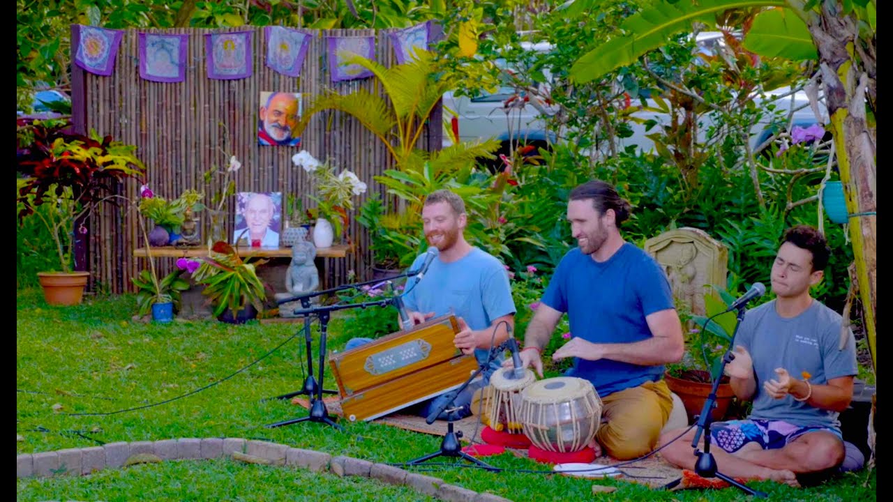 Kirtan from the Loving Awareness Garden at Hanuman Maui 💜