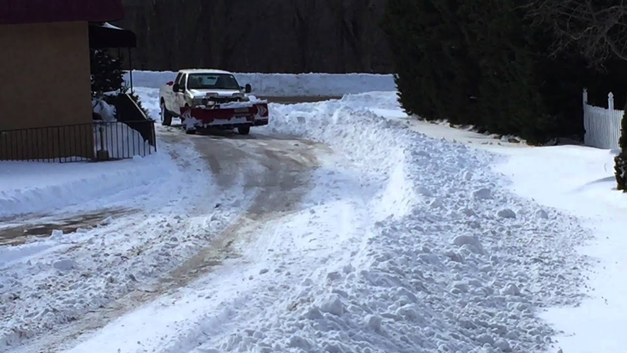 2004 Ford F 250 Diesel plowing 30 inch snow restaurant parking lot