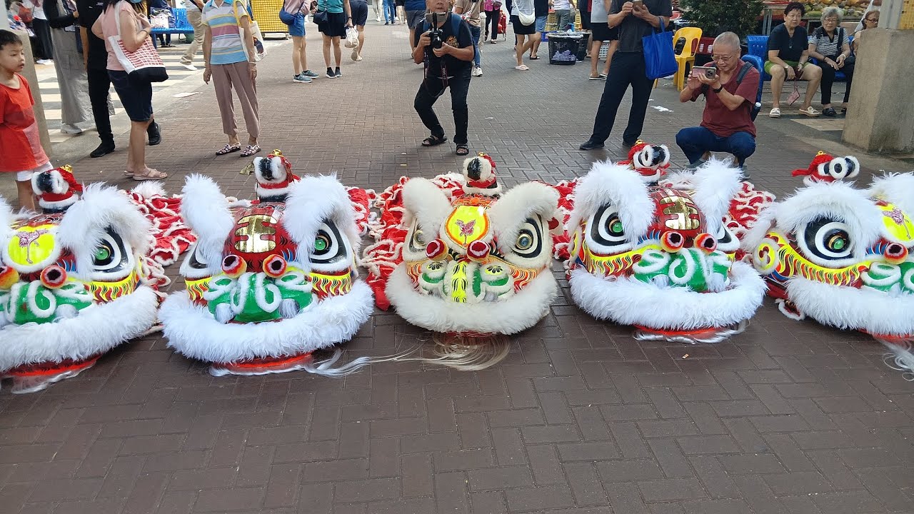 3 Lion Dance Troupe performance at Clementi 448 Market and Food Centre