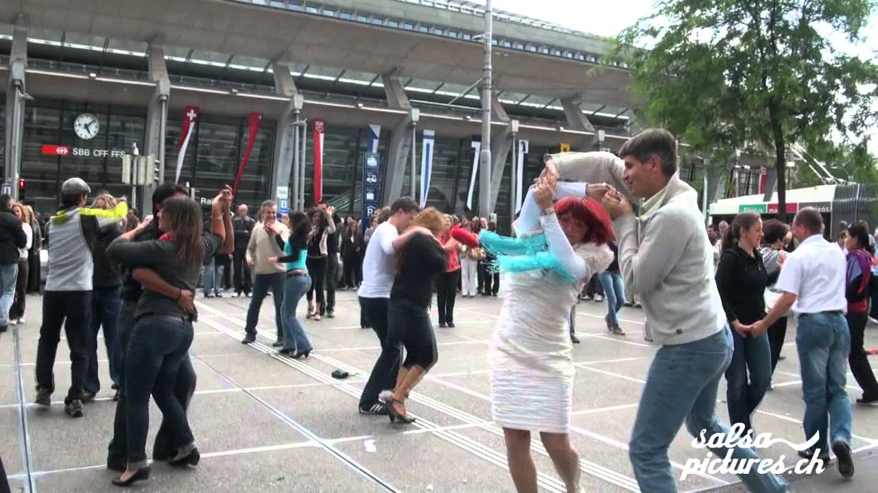 1. Salsa Flashmob Bahnhof Luzern