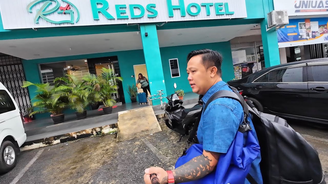 CHECK OUT DARI REDS HOTEL BINTULU  // SARAPAN PAGI MEE SUP IKAN DAN DURIAN PIZZA // 
