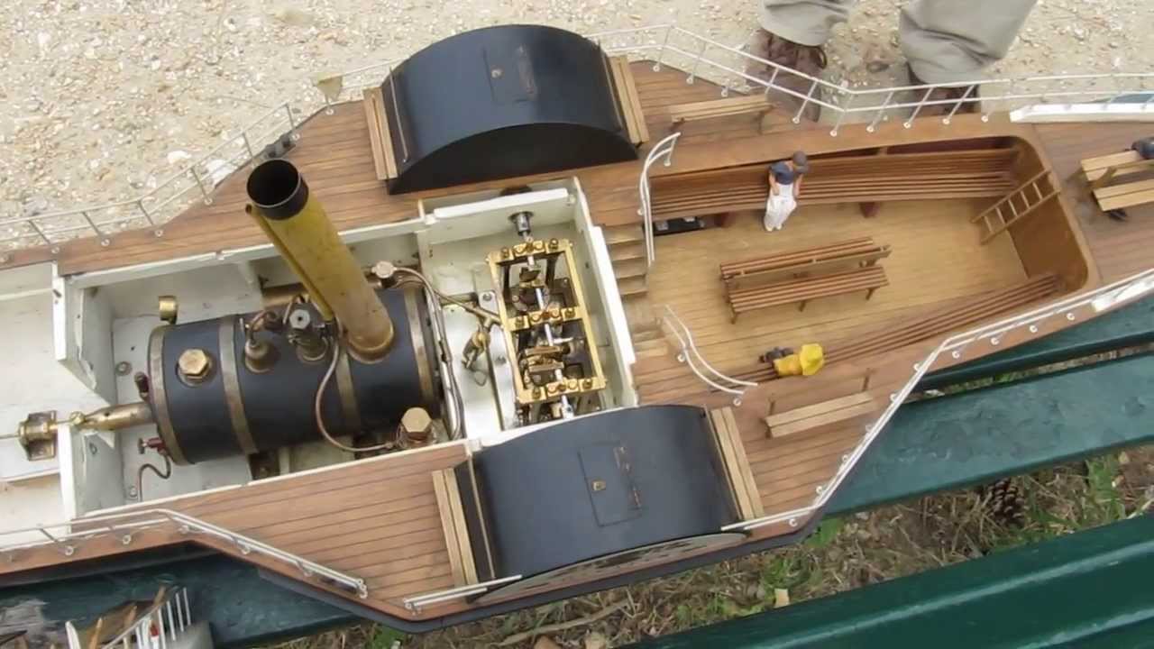 Hjejlen est de sortie - Vapeur à aubes / Paddle steamer / Dampfschiff - Modèle réduit RC