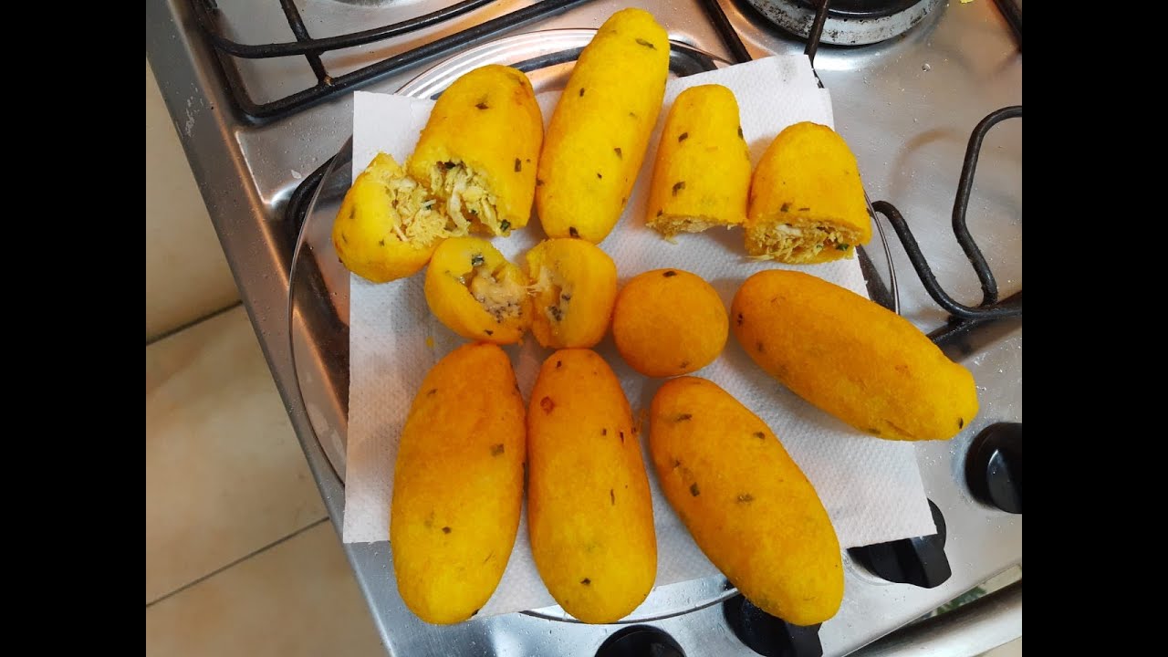 BOLINHO CAIPIRA DE FRANGO COM BATATA NA MASSA DELICIOSO