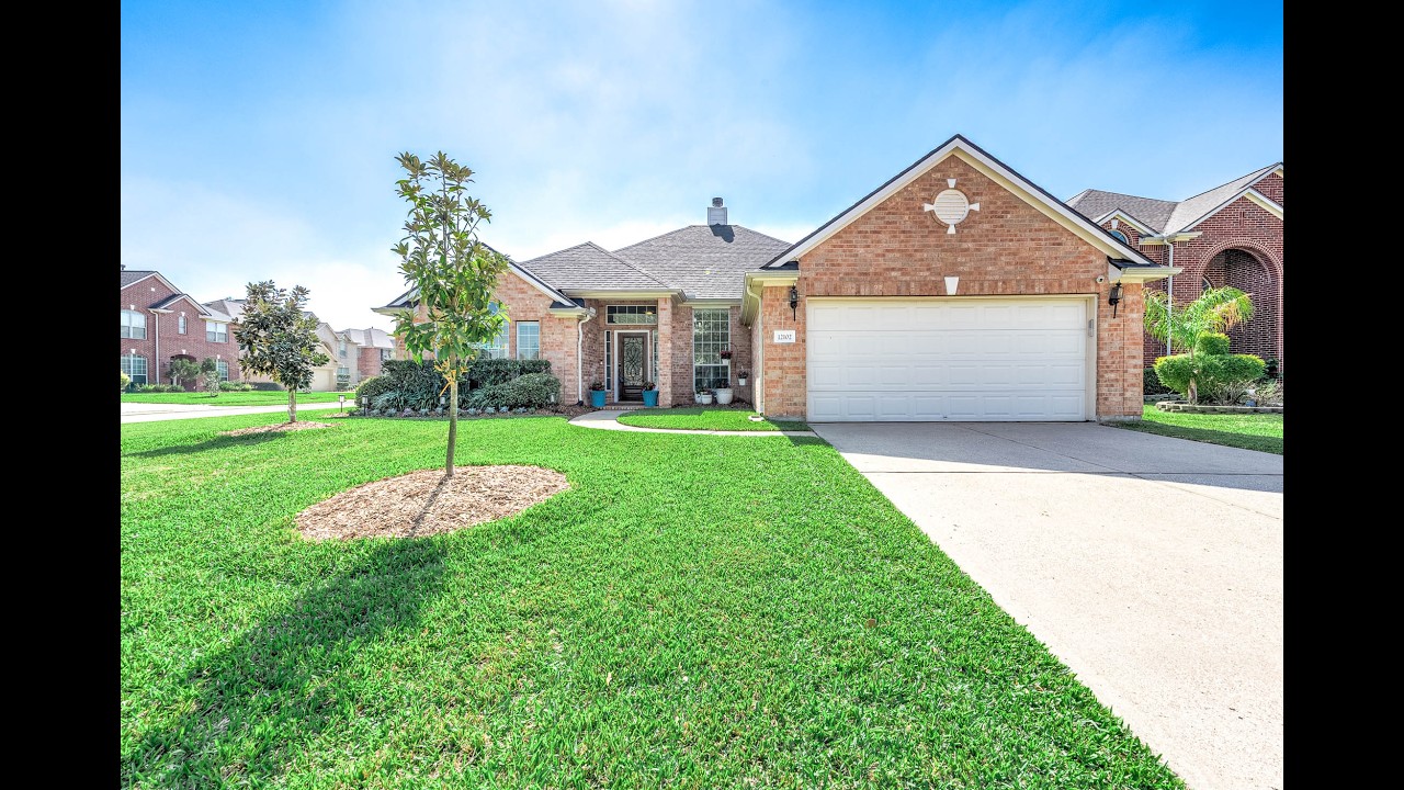 12102 Auburn Shores Pearland TX - by Stephanie Bateman