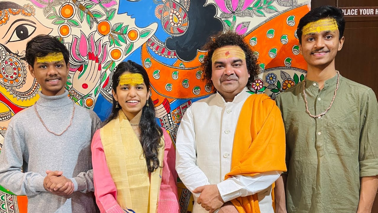 आज श्री काशी विश्वनाथ मंदिर के प्रधान पुरोहित जी का घर में आगमन हुआ  😍
