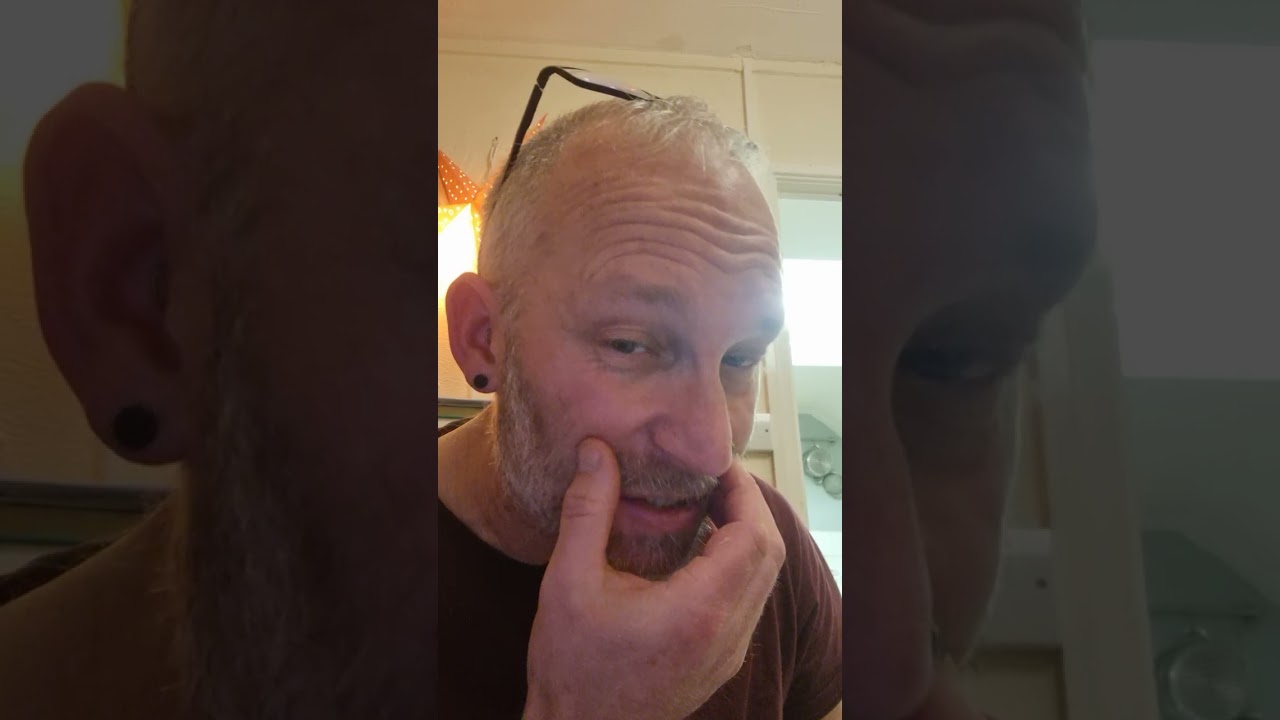 Blow bending hole 10 whilst tongue blocking on C harmonica. Half & whole step. 