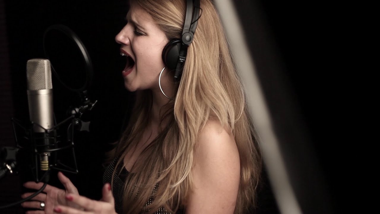 Andre Antunes - Chandelier (Sia)