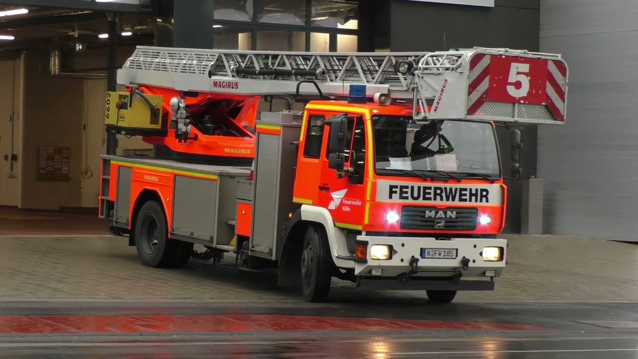 [FEUERWEHR KÖLN!] *WACHE 5* verschiedene EINSATZFAHRTEN der Feuer- und Rettungswache 5 KÖLN