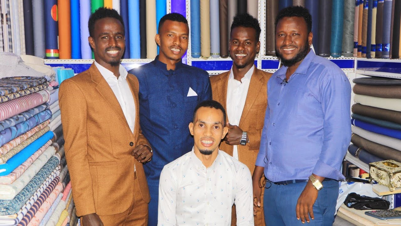 Cabtan Baara oo boqosho ugu tagay saxibkiisa Gab Carab Tailor Booqo Adaa wax Arkidoono