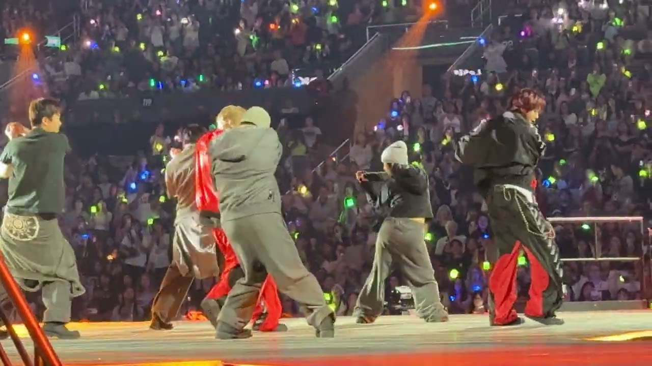 KCON LA 2025 - MARK & Haechan +82 Pressin'