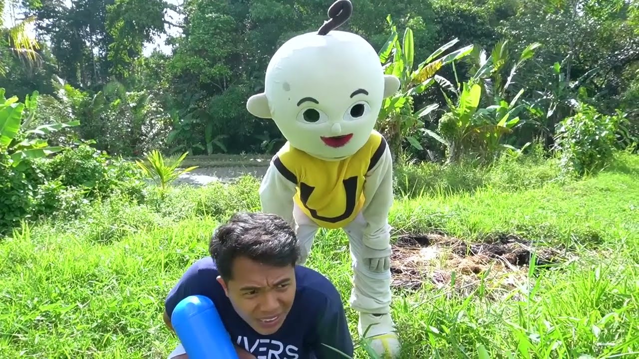 SPEAKER WOMAN BERUIOIUAOIAK PERMEN MATA DI SUNGAI?!