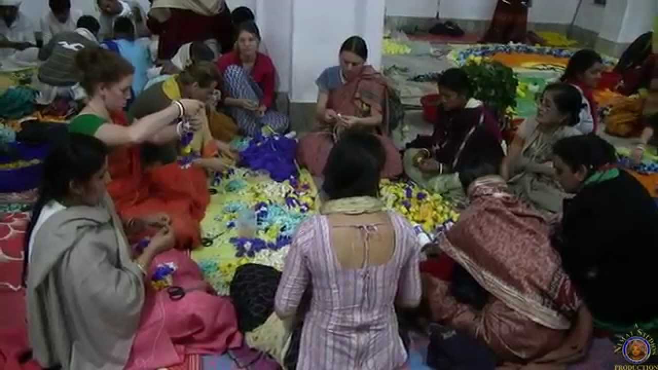 2015 Mayapur Pushpa Abhishek flower dress making video.