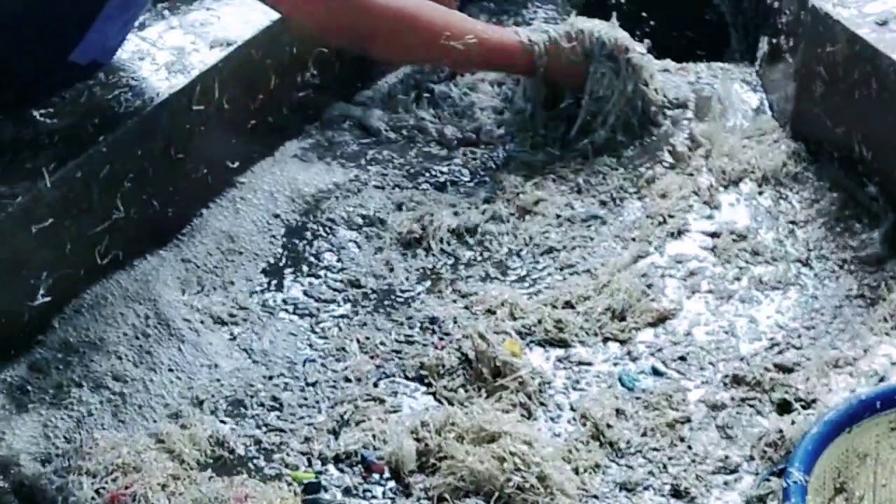 Penggilingan limbah plastik daur ulang bahan baku tali rafia
