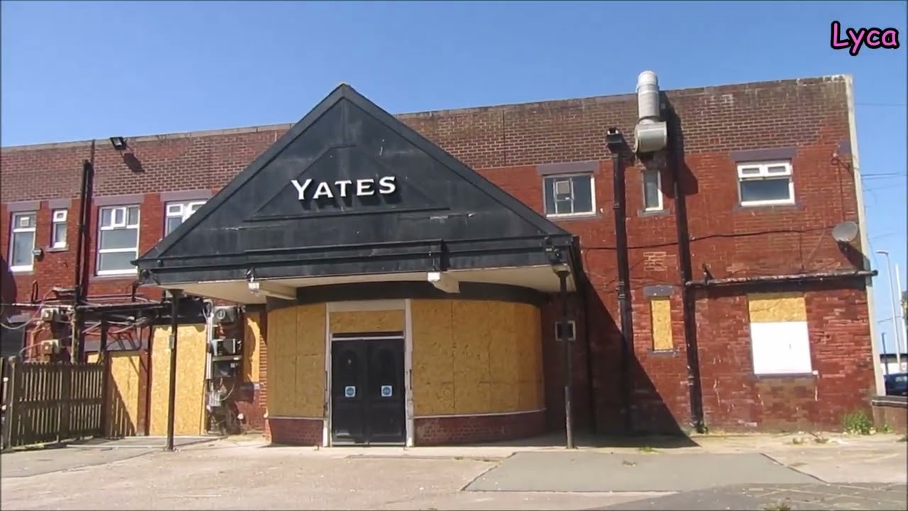 Yates's on the prom closed down and fenced off
