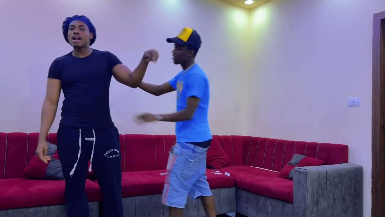 Kenny ak Socrate chire dokiman Si Dave ki oral nan ambasad mezanmi batay met pue