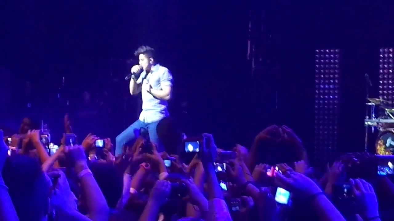 Luan fazendo declaração pras fãs no Credicard Hall e falando sobre o dvd 27/04/2013