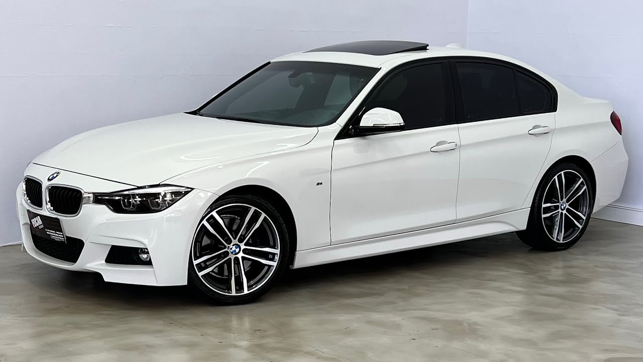 BMW 328i M Sport - 2018 - Branco com interior vermelho