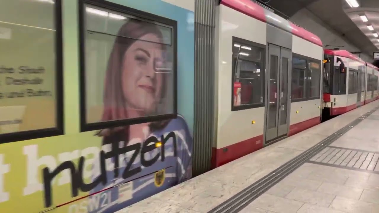 Durchfahrt NGT8 der DSW21 im U-Bahnhof Westentor in Dortmund