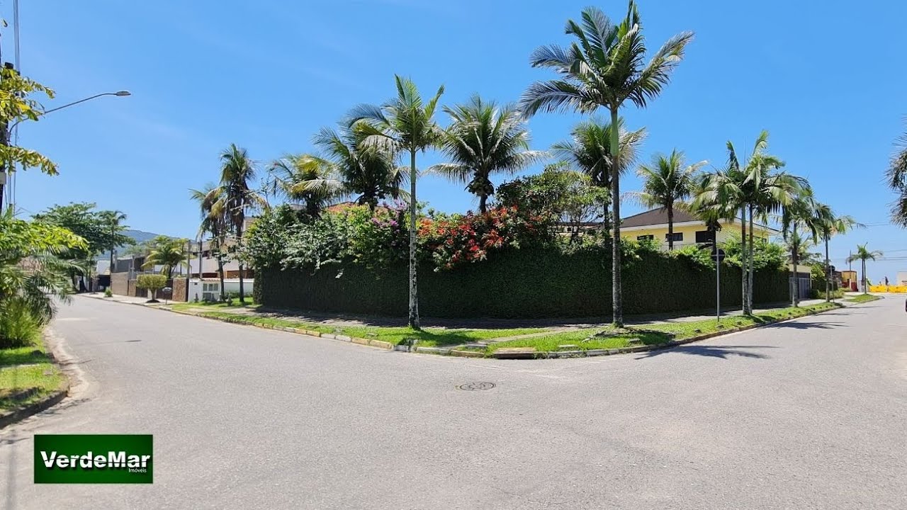 Casa a venda Frente Mar na PRAIA DA ENSEADA em Guarujá, litoral de São Paulo.