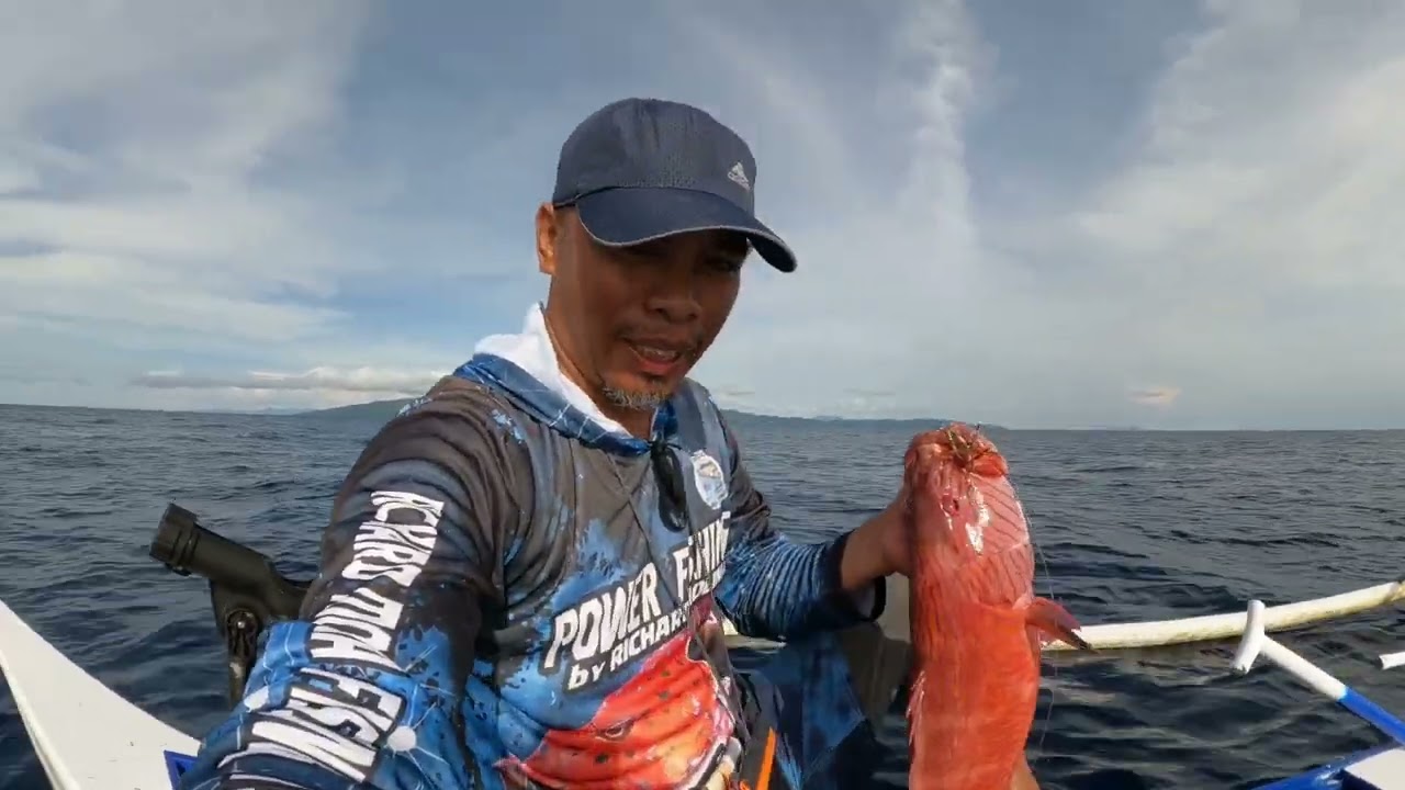 LEOPARD GROUPER HUNTING
