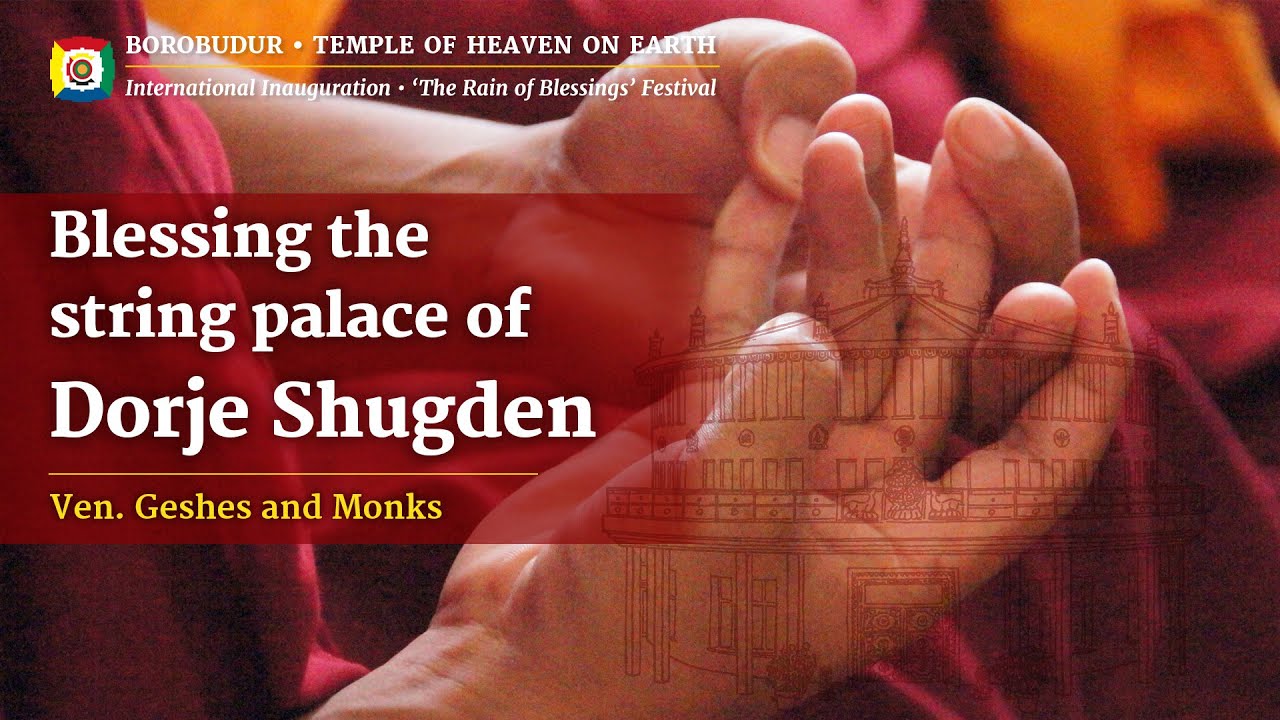 1/2 Tendu: The string palace of Dorje Shugden with the assembly of lamas, geshes and monks
