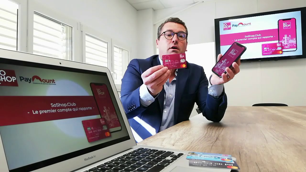 La Rochelle : Damien Guillaumond présente ses cartes bancaires So Shop