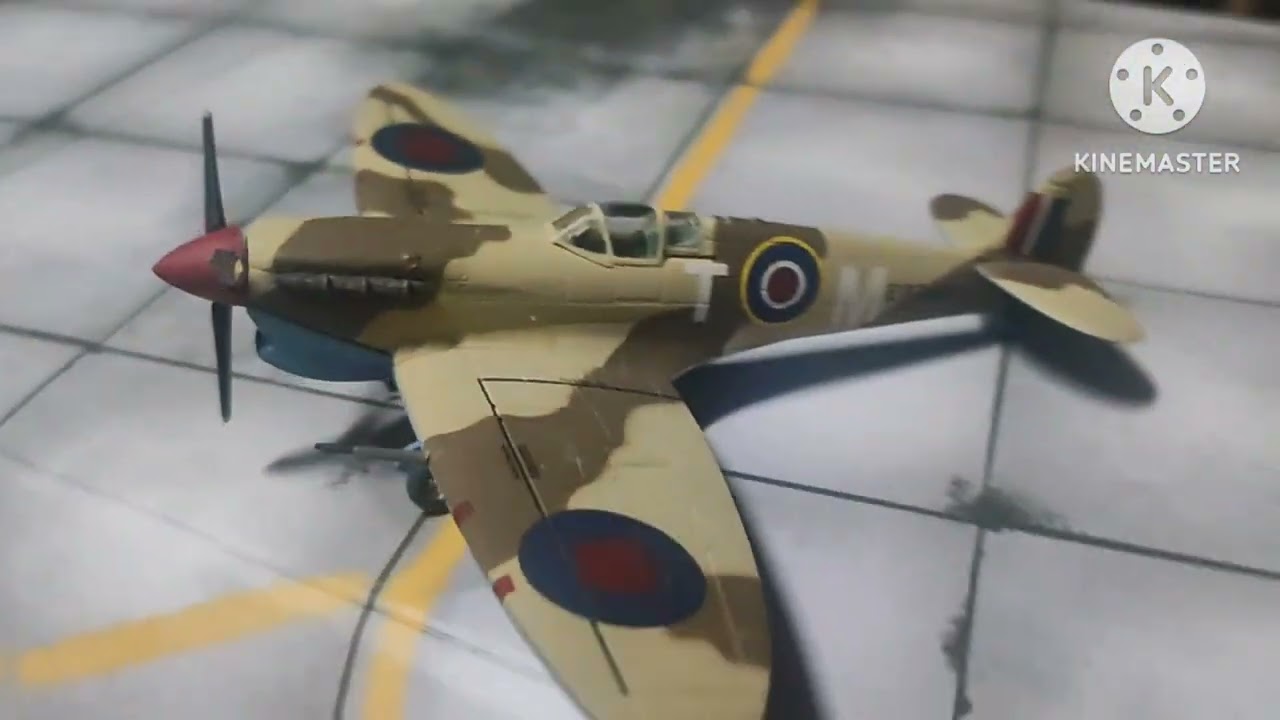 #102 Supermarine Spitfire Mk V (1/72 Dragon Wings) RAF
