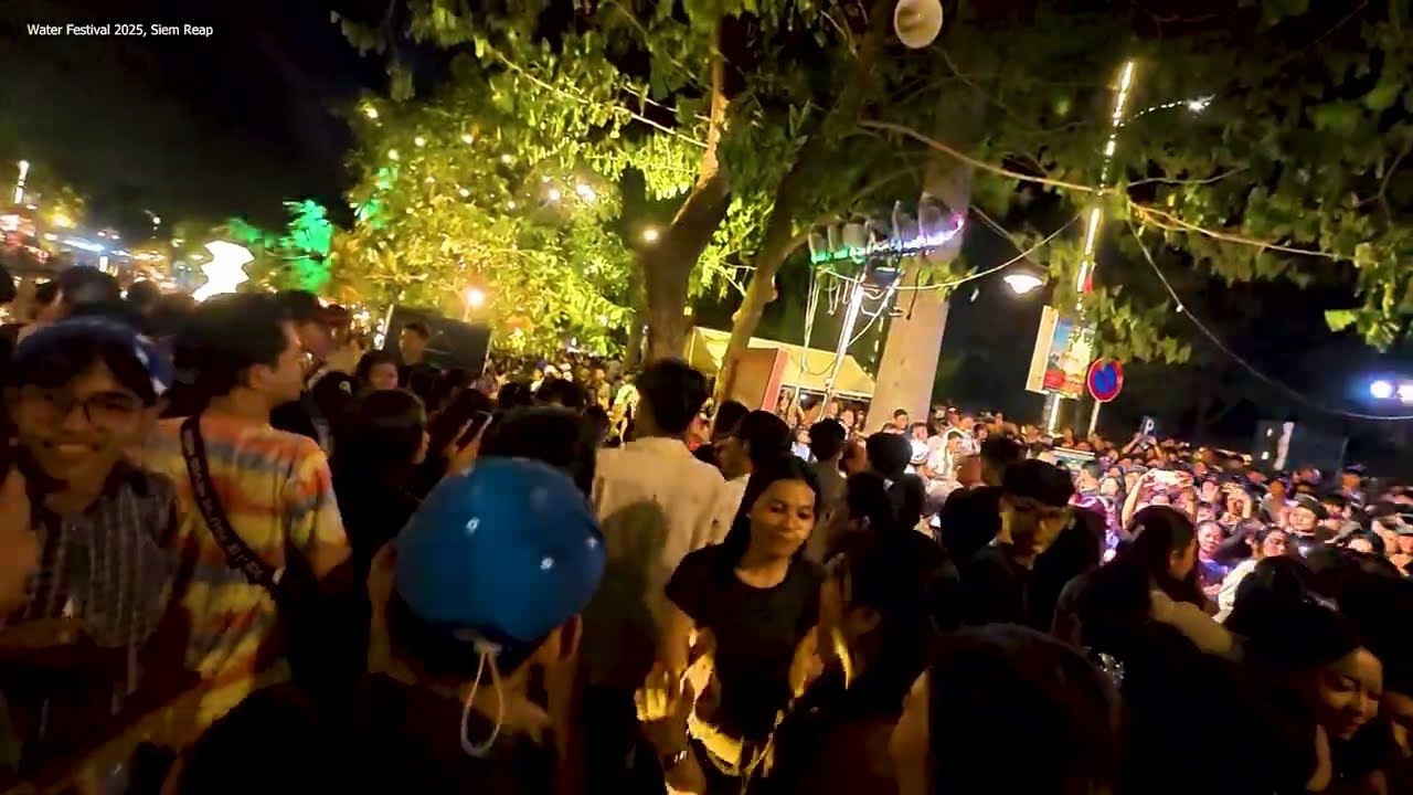 រាំស្គរដៃយប់ថ្ងៃបុណ្យអុំទូកនៅសៀមរាប