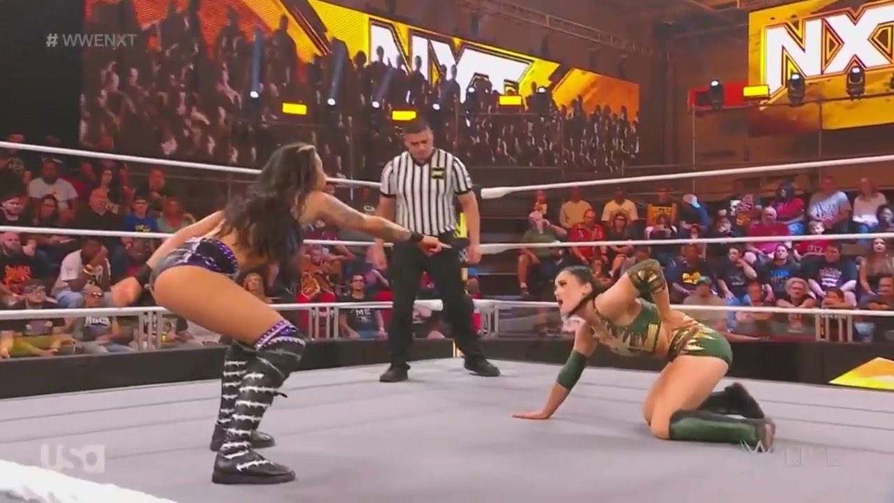 Lyra Valkyria VS Cora Jade