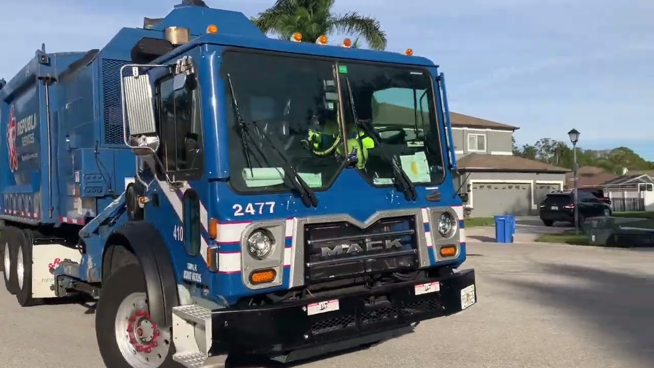 Republic services Python Side load Garbage truck