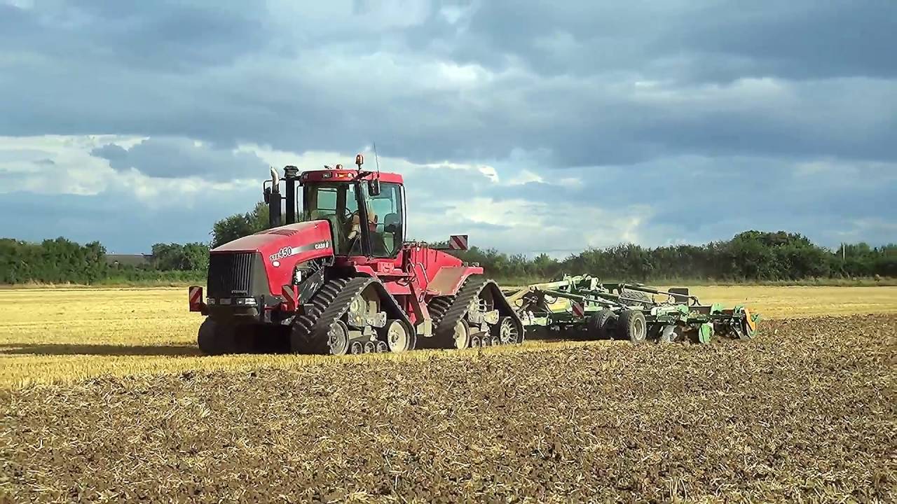 (FULL HD) - CASE IH Quadtrac 450 et Amazone certos 7m - Déchaumage 2016 .