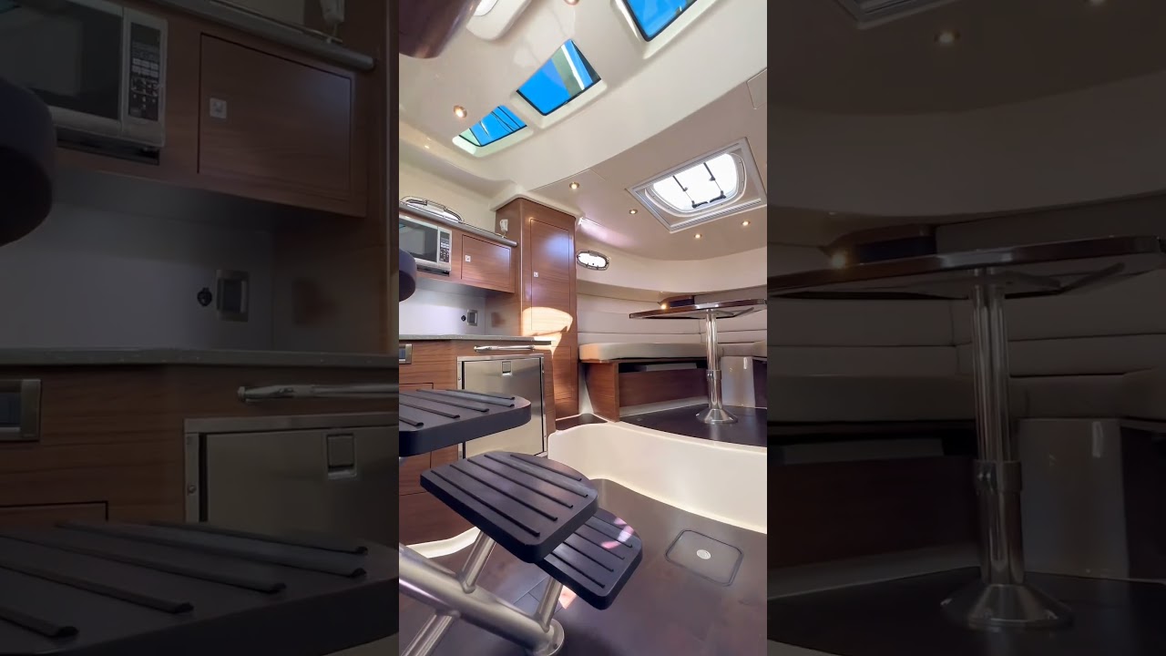 2015 Boston Whaler 345 Conquest
