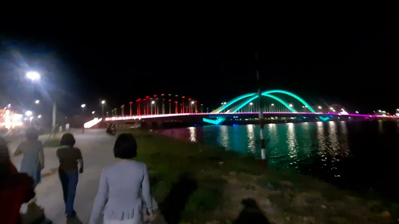 NGẮM CẦU NGUYỄN HOÀNG VỀ ĐÊM