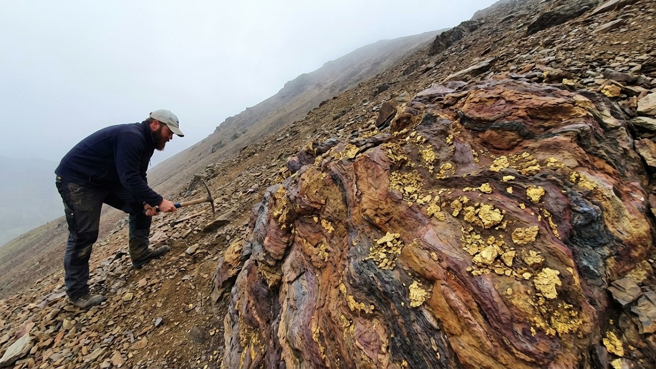 GOLD STRIKE! Miner Discovers Massive Gold Vein in Mountain Rock