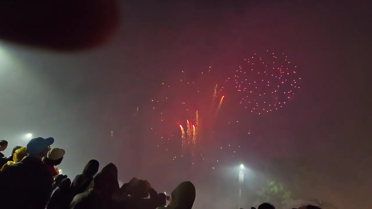 第一次這麼近距離看煙火!感覺煙火都快炸到我了 20260228
