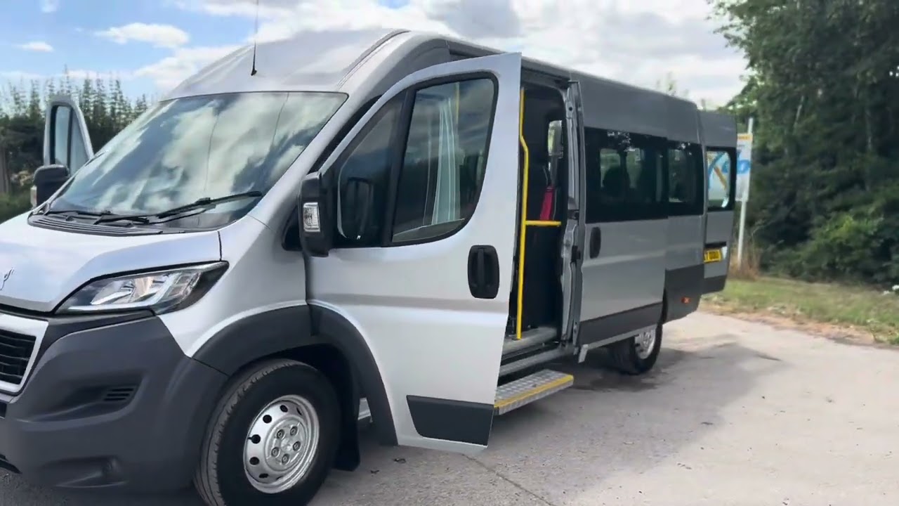Peugeot Boxer Minibus