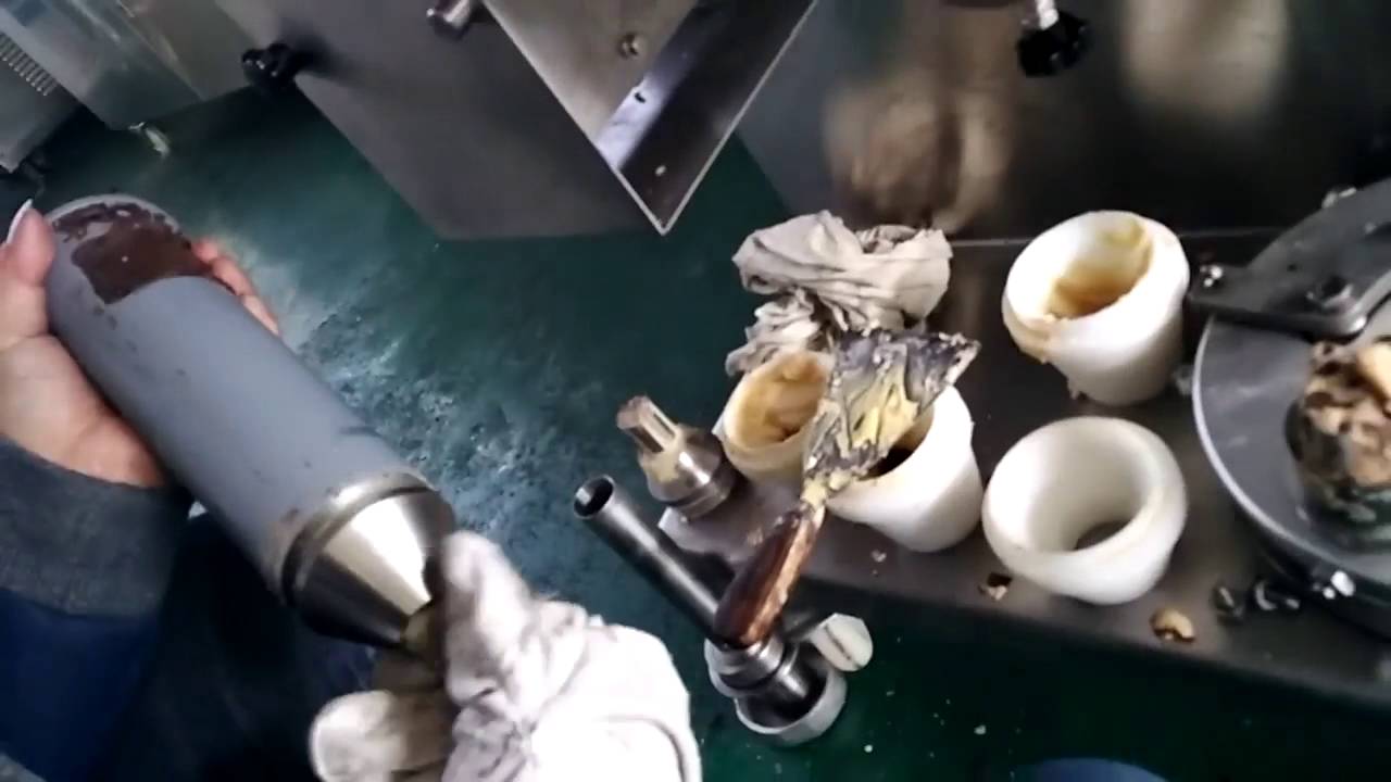 Change mold of encrusting machine