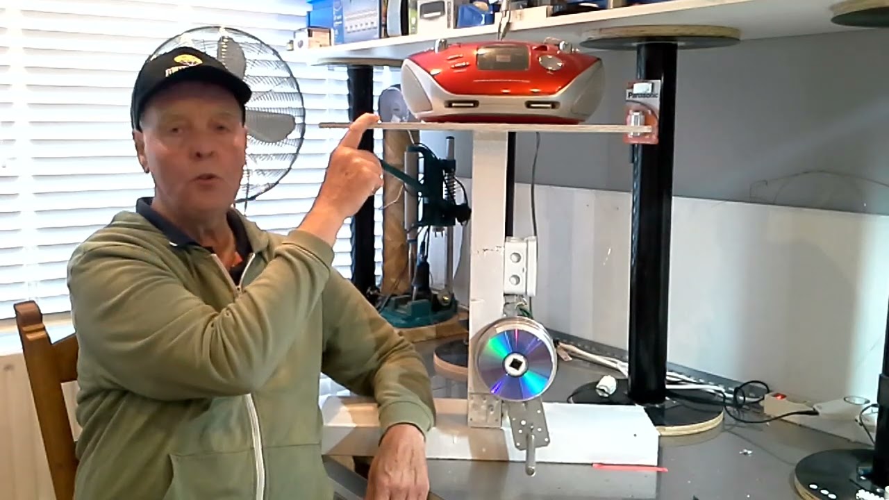 Sorrie youtube ed gebruikt muziek voor een experiment dinamo radio gemaakt van recycle materiaal