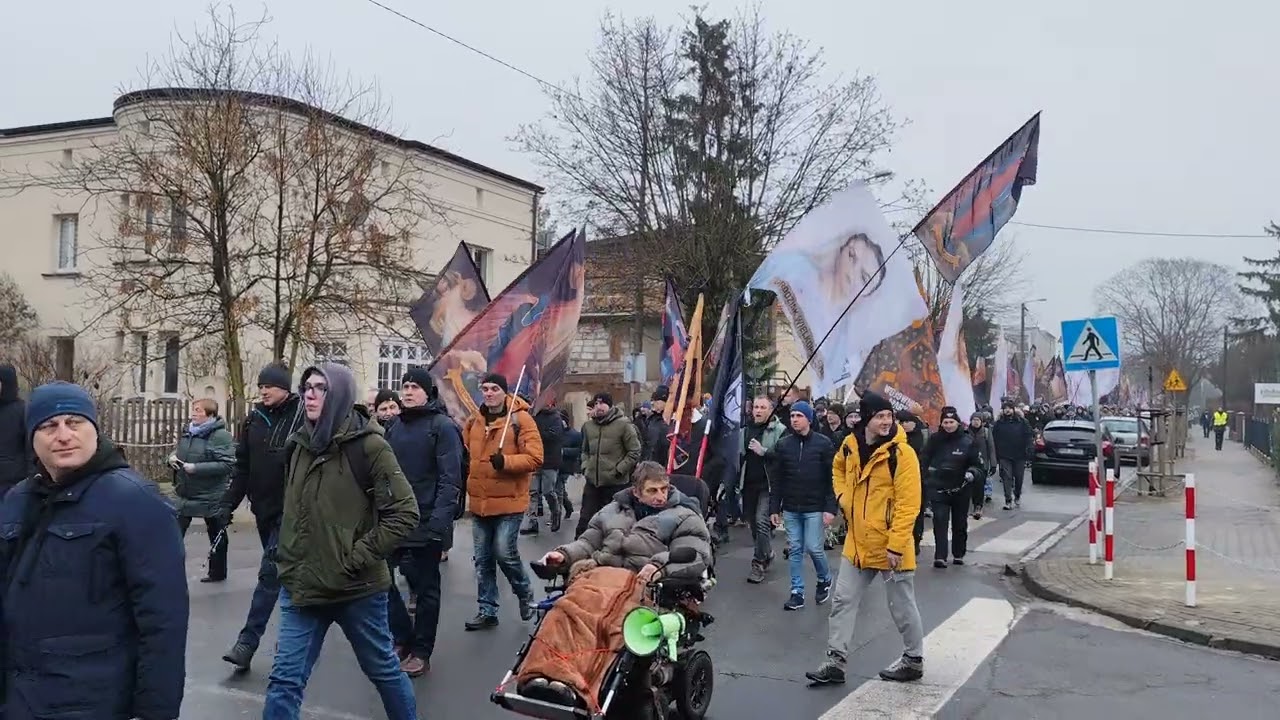 Wojownicy Maryi zjechali do Ostrowa i przeszli ulicami miasta