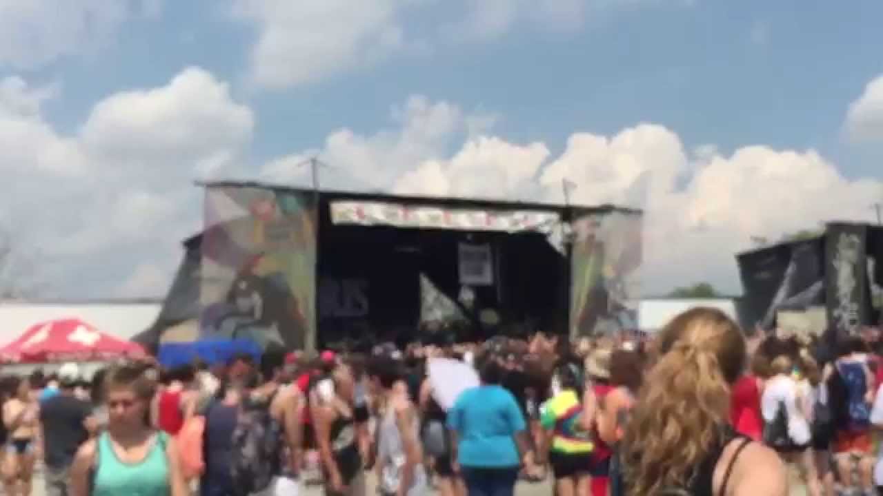 PVRIS Chicago Warped Tour 2015