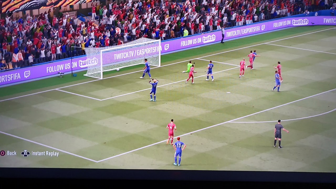 Fifa 21 Tekkz Signature move - Ball roll + scoop turn + Cancel