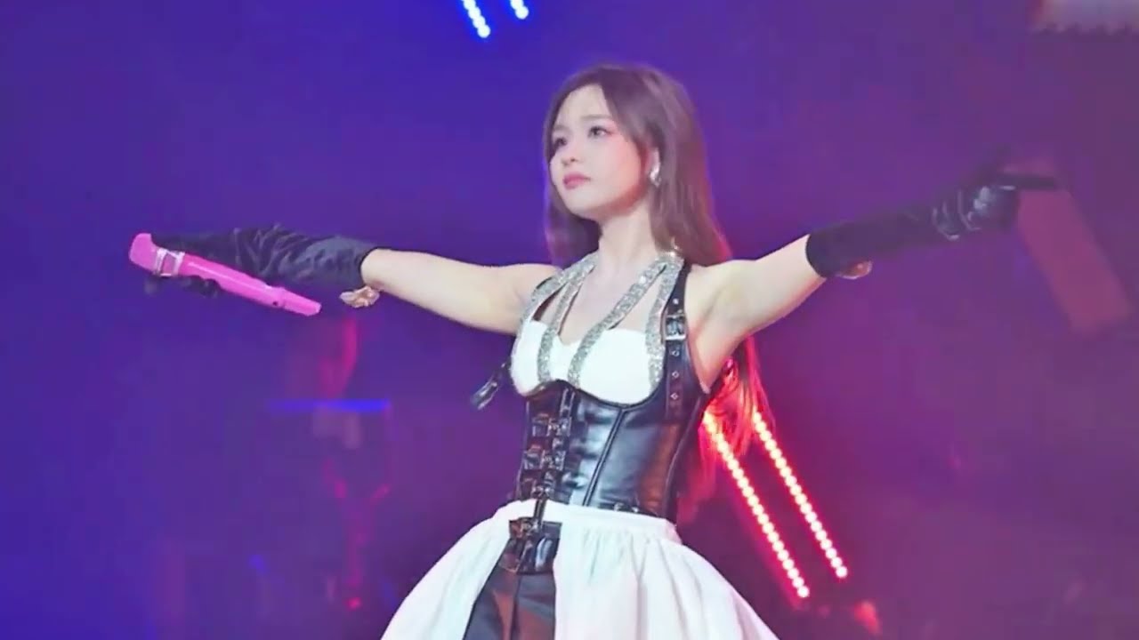 黄霄雲 澳门演唱会2025《烟火里的尘埃》 震撼全场