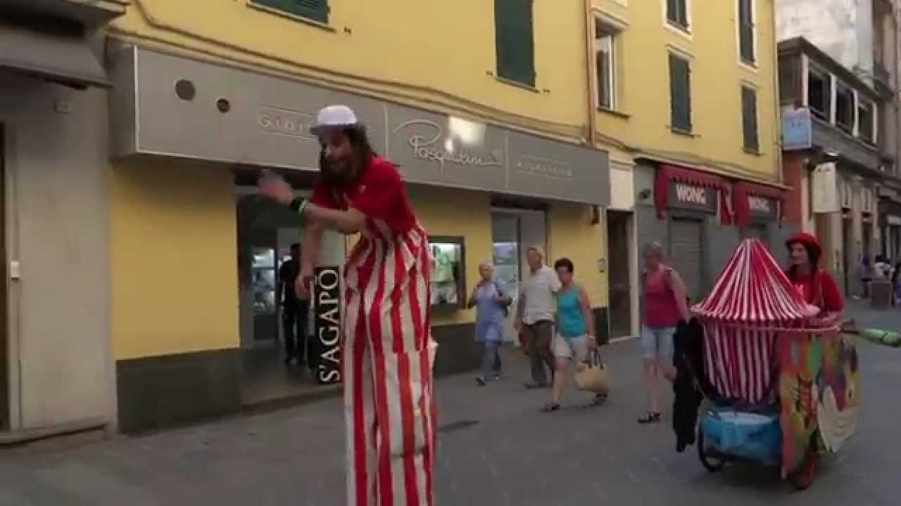 Trampolieri e bolle di sapone