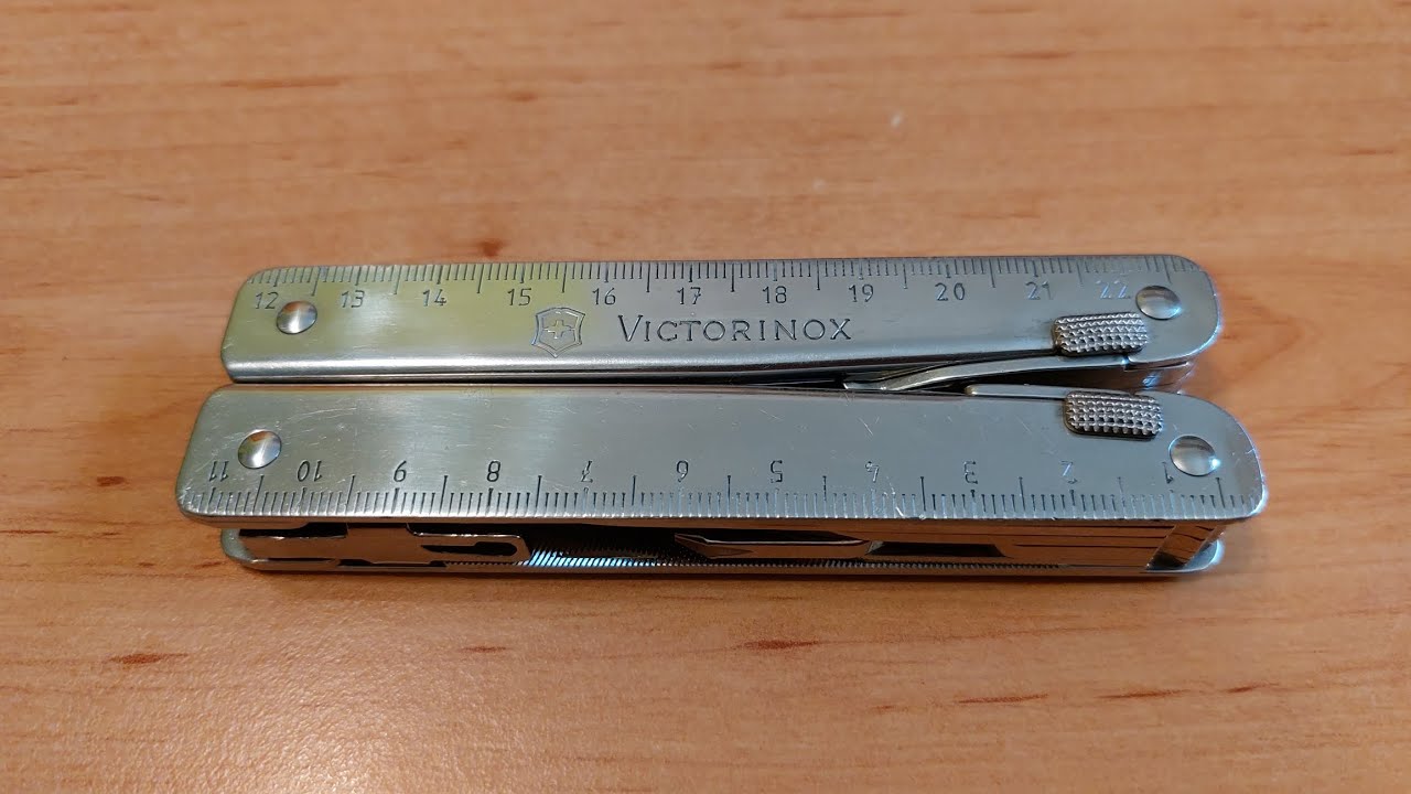 Victorinox Swisstool bemutató