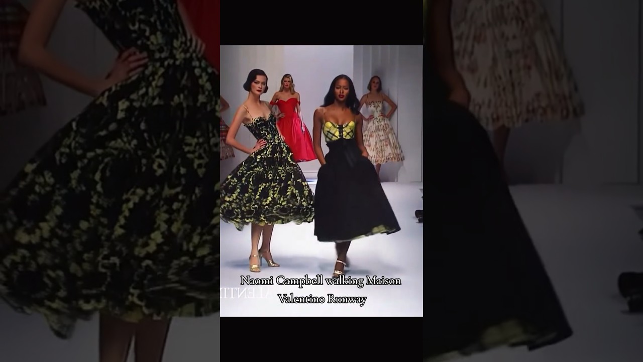 #shorts SUPERMODEL NAOMI CAMPBELL WALKING FOR MAISON VALENTINO 1995