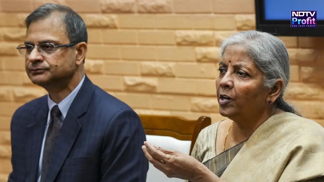 Govt Alarmed By Gold Prices? Here's What FM Nirmala Sitharaman & RBI Governor Think