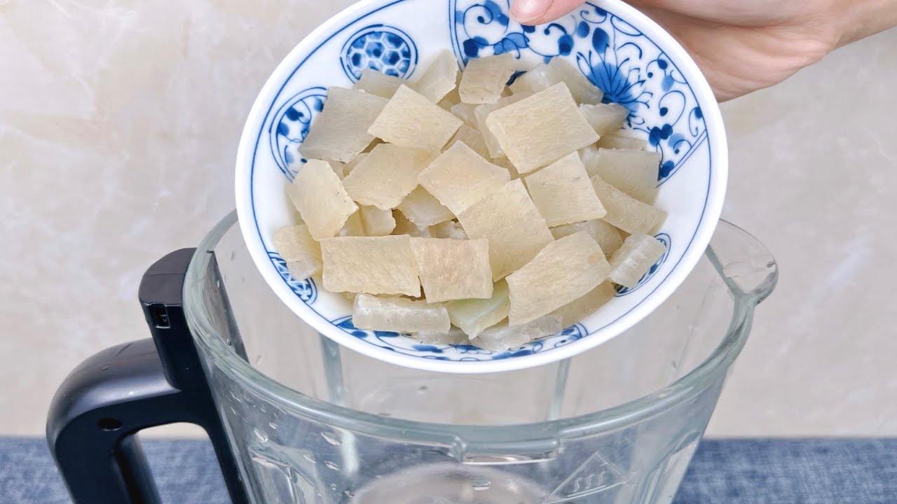 豬皮不用熬煮，倒入豆漿機中，分分鐘做出爽滑Q彈的豬皮凍，真美味 ， A recipe of  pig skin jelly